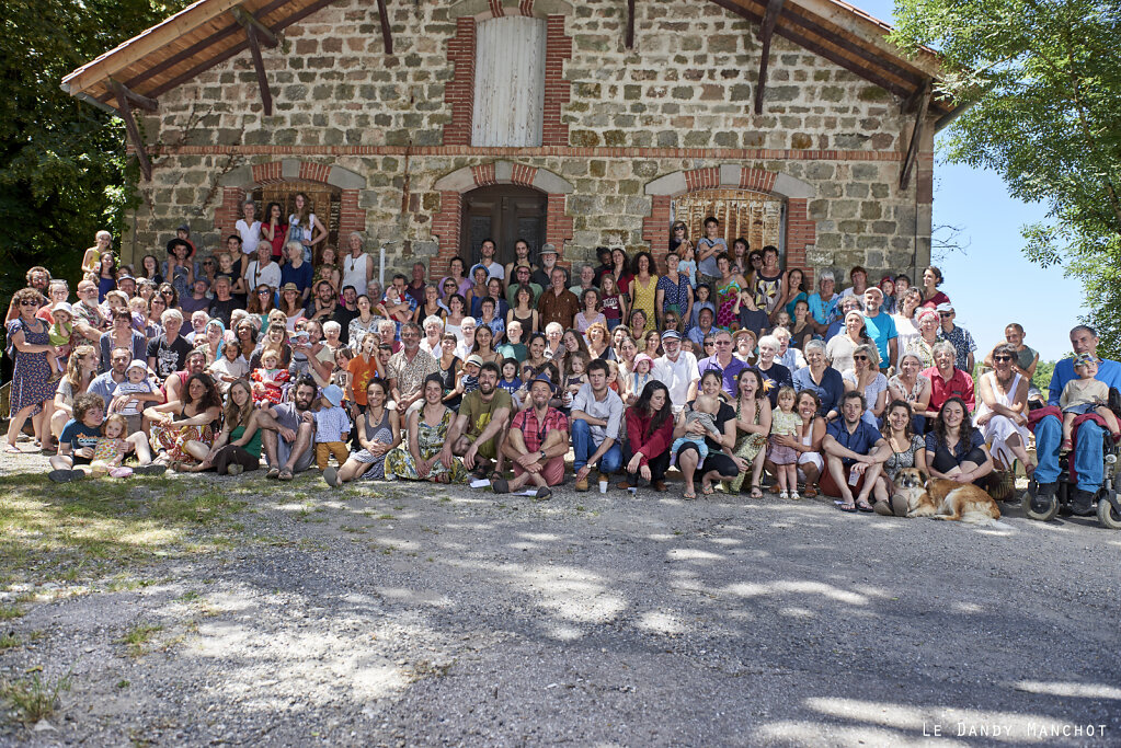 Portrait d'un village en fête